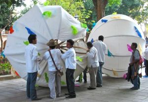 Disassembling balloons.