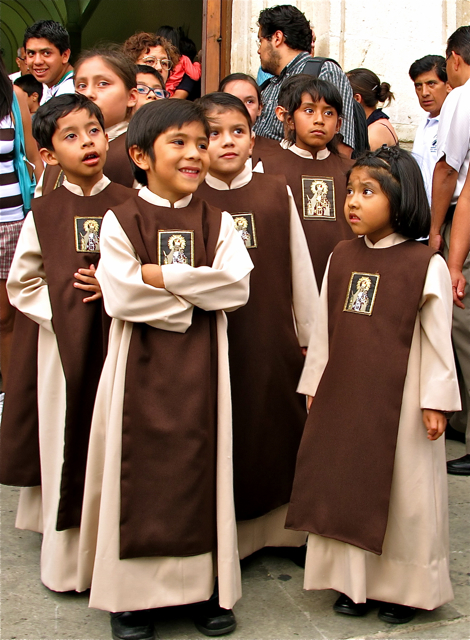 Altar kids lined up