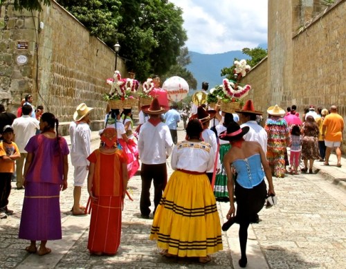 Parade up Macedonio Alcalá