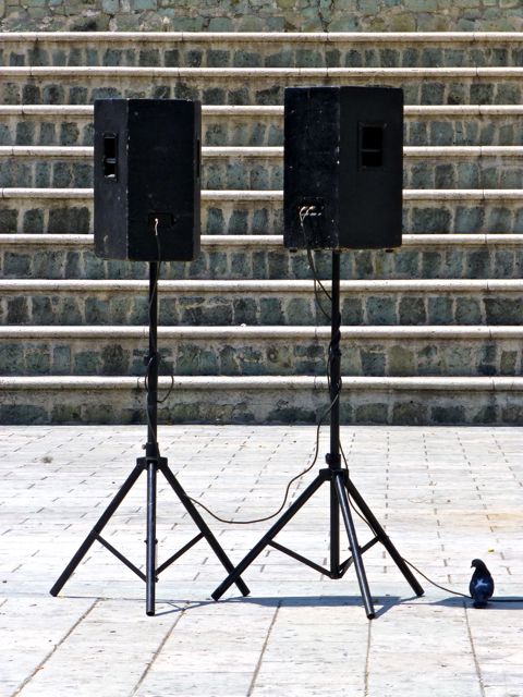 2 speakers on stands