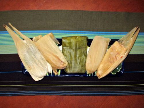Platter with 5 tamales