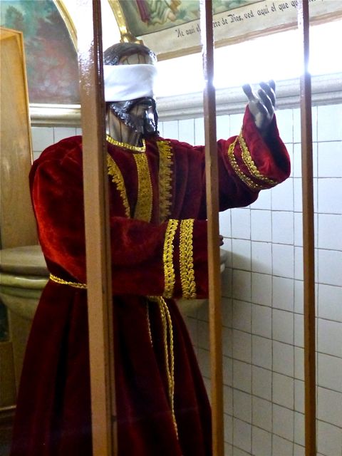 Blindfolded statue of Jesus