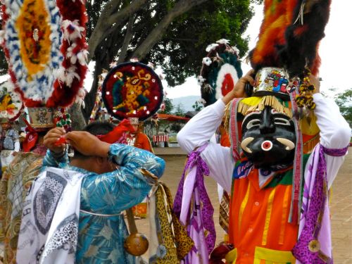 Subalterno trying on the Penacho of a Danzante