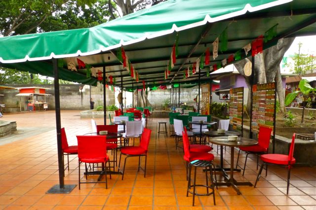 Neveria decorated with green, white, and red