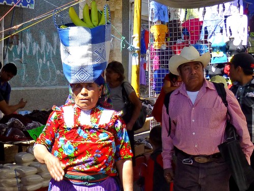 Women doing their marketing.