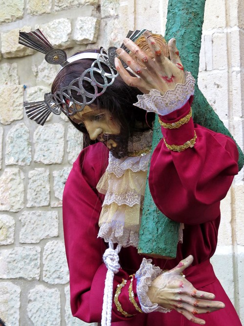 Jesús con la Cruz a Cuestas - Capellanía de Nuestra Señora del Patracinio