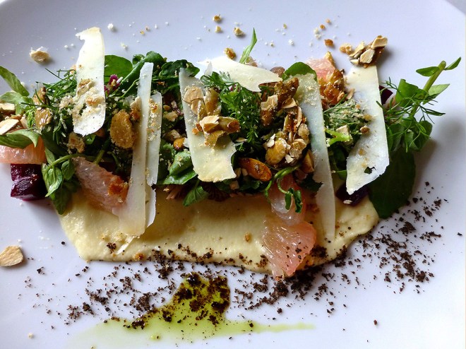 Ensalada de hongos serranos, toronja , pepitas y manzanita criolla (Wild mushroom salad, grapefruit, local apple puree and pumpkin seeds)